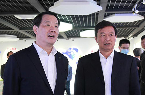 中建材總裁、中國工程院院士彭壽一行蒞臨鵬飛集團考察